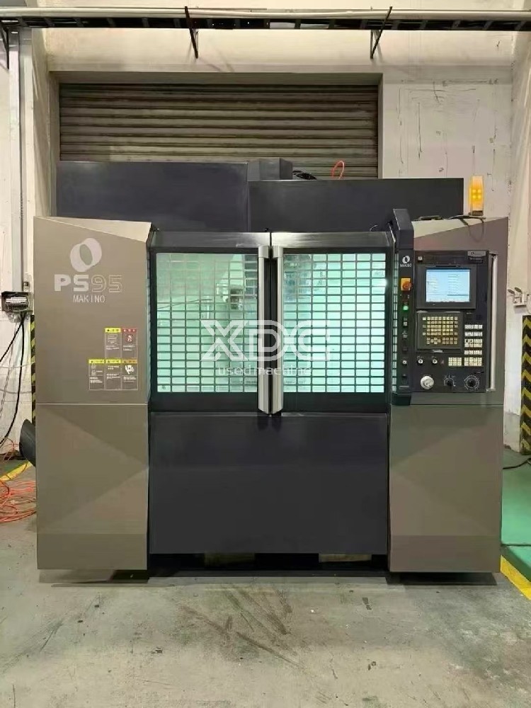 Used  Makino PS95 Vertical Machining Center