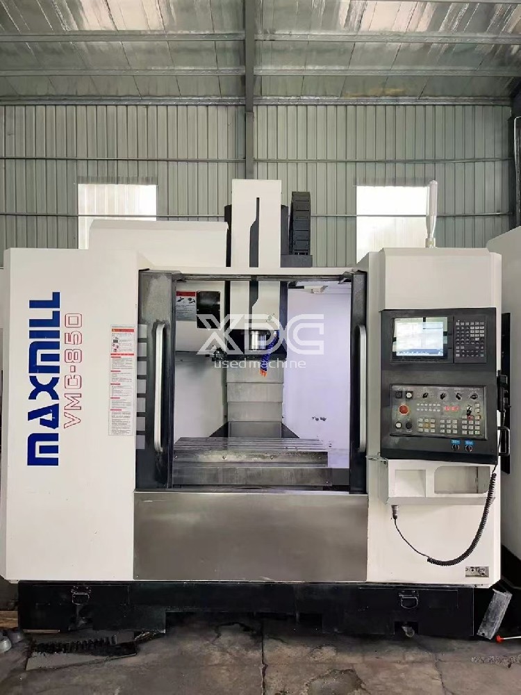 Used  MAXMILL 850 Vertical Machining Center