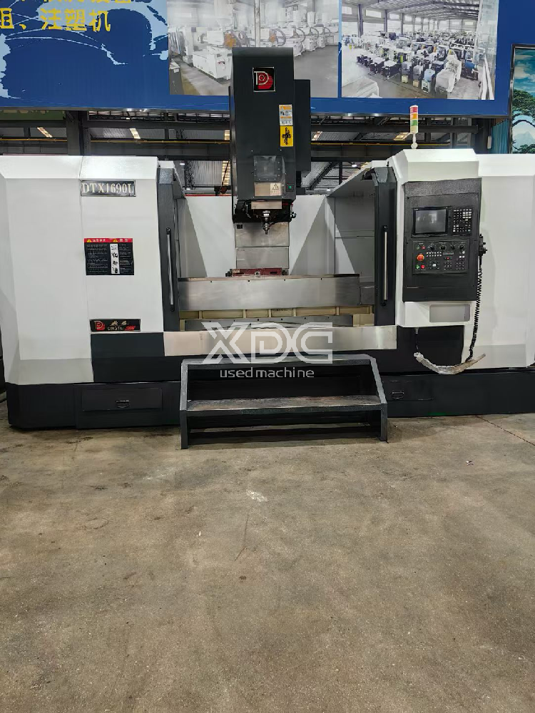 Used 1690L  Vertical Machining Center