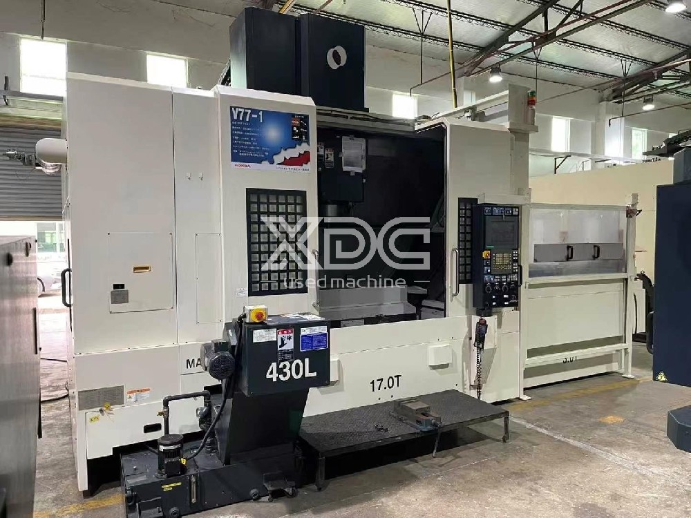 Used Japanese Makino V77 vertical machining center