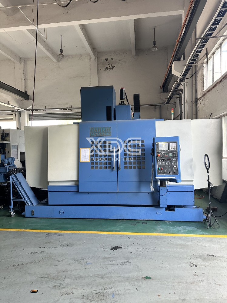 Used DAHLIH MCV1700 machining center