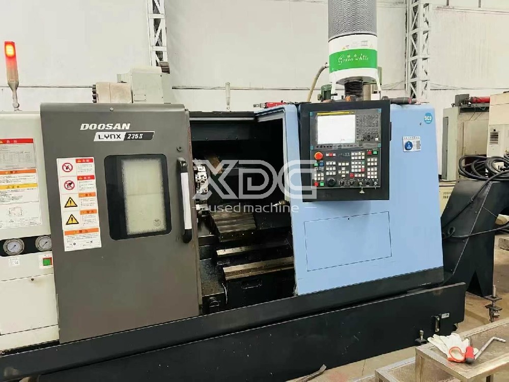 Used Doosan LYNX235II CNC slant-bed lathe.