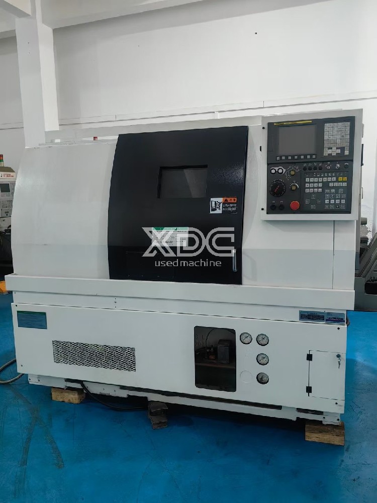 Used Takisawa TC-200 CNC Lathe