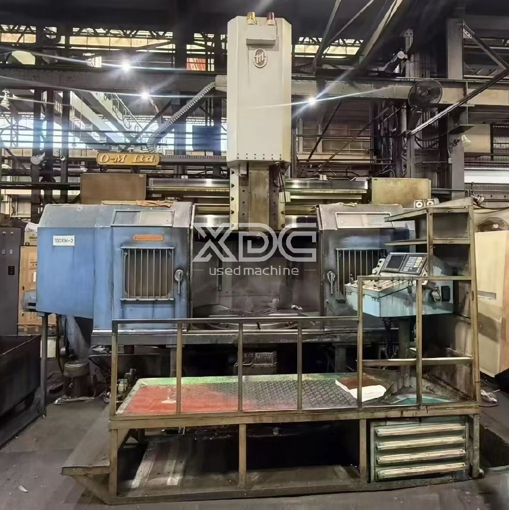 Used OM (Japan) 1100 Vertical Turn-Mill Center
